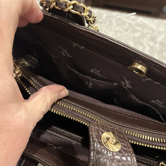 Betsey Johnson • Purse Oversized Skull Embossed Tote Bag & pouch chocolate Brown - Picture 9 of 15